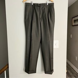 Nautica 33x30 Dark Grey, 100% Wool, Dress Pants, Pleated, Cuffed, Slacks, Mint!